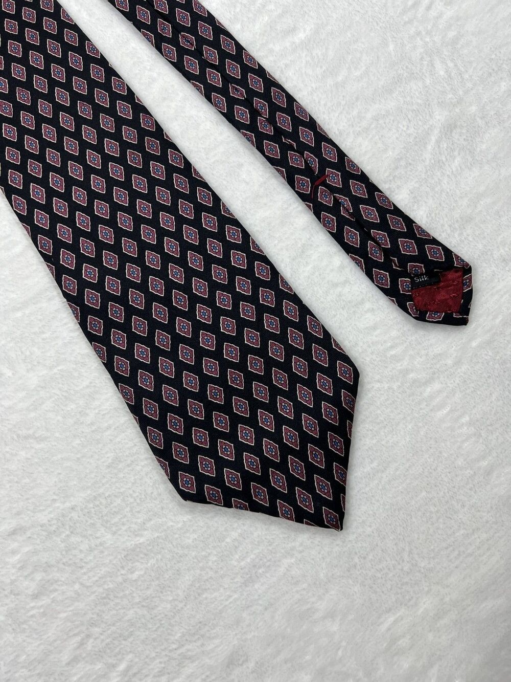 Jos A Bank Executive Collection Mens Silk Necktie Navy Burgundy Medallion
